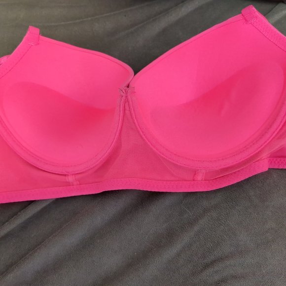 Pink bra - Picture 3 of 3